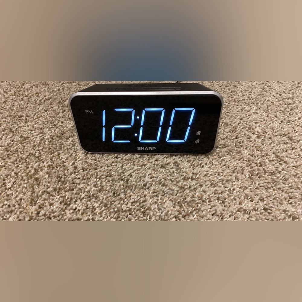sharp alarm/clock - Picture 2 of 2